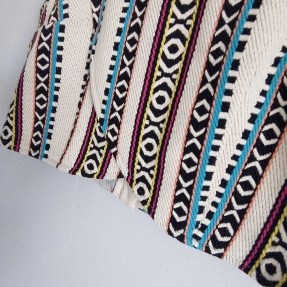 🆕🌿AZTEC CROP TOP🌿 - Picture 5 of 7